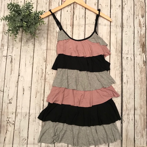 Women’s pink and black tiered dress - Picture 3 of 4